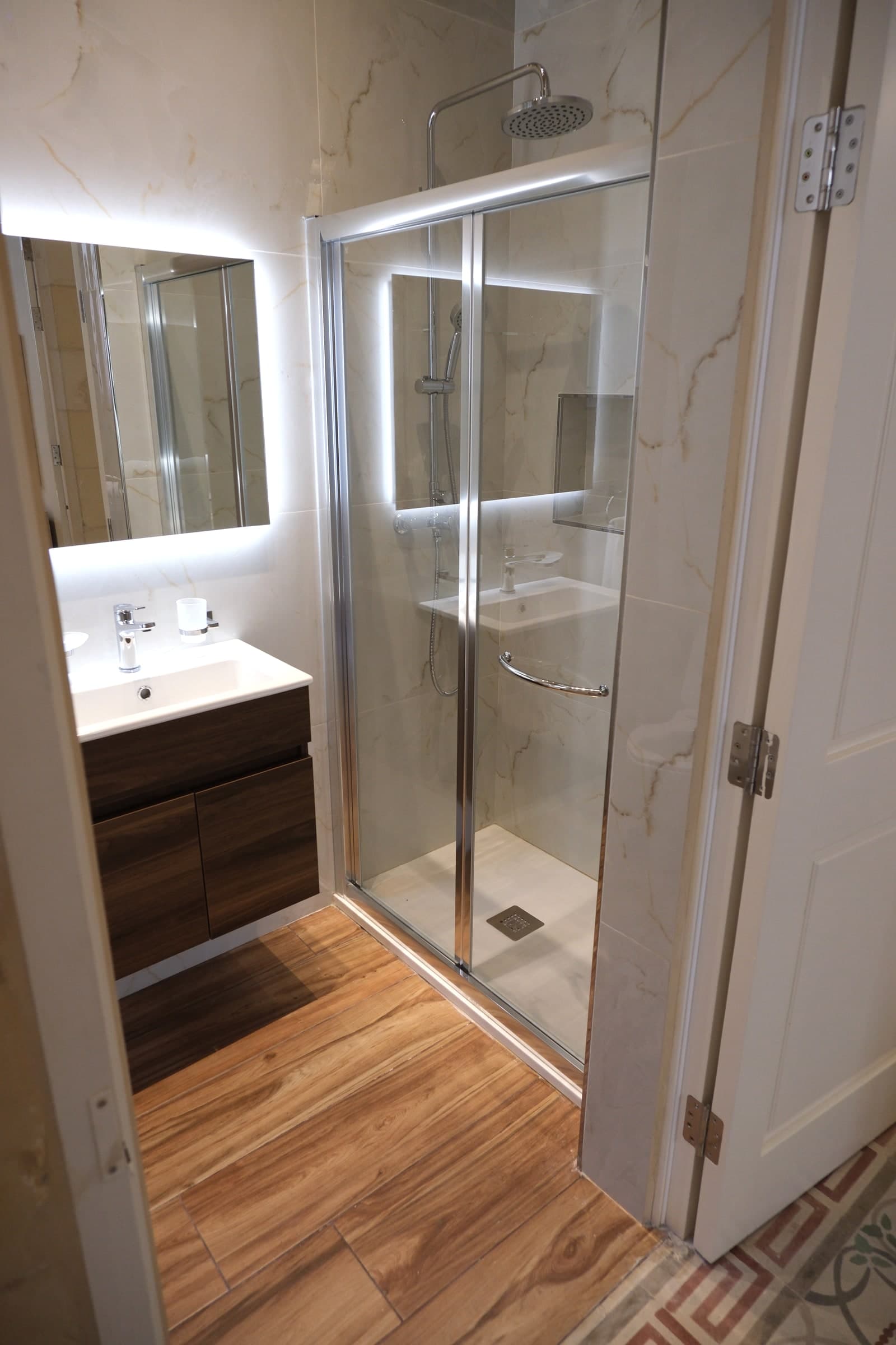 Casa Maria Goretti bathroom with walk-in shower